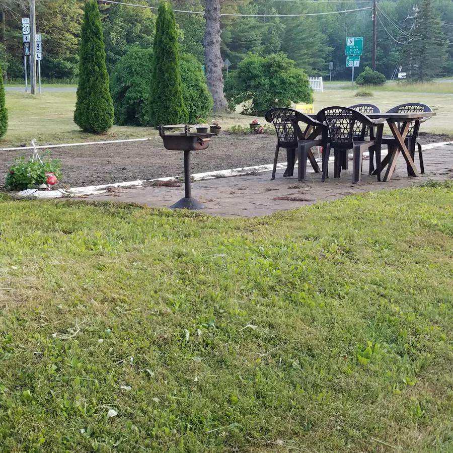 The Becket Motel Екстериор снимка